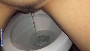 Asian Piss Compilation with Kissing